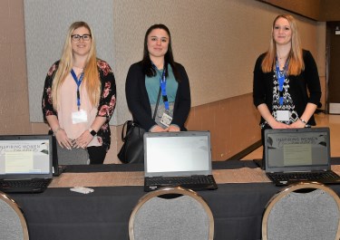 BUS-admin-prof-women-conference.jpg